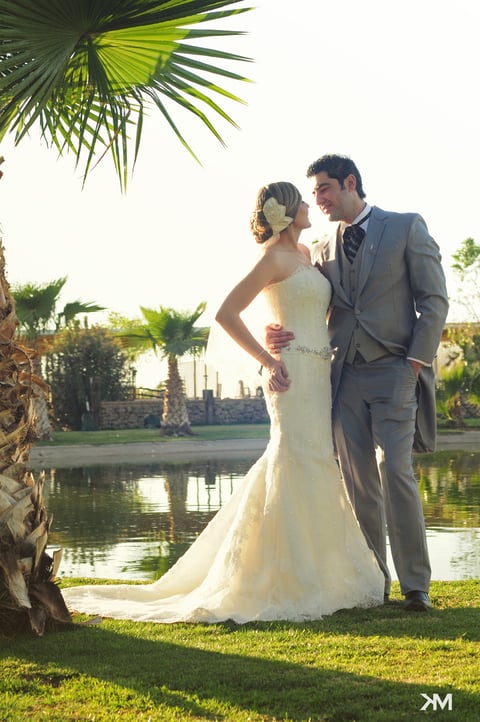 Srita. Ana Carolina Dávila Machain y Sr. Ricardo Armando Bazán González, contrajeron matrimonio el sábado 10 de marzo de 2012, posteriormente se ofreció una recepción en salón La Española.- 


Studio MK