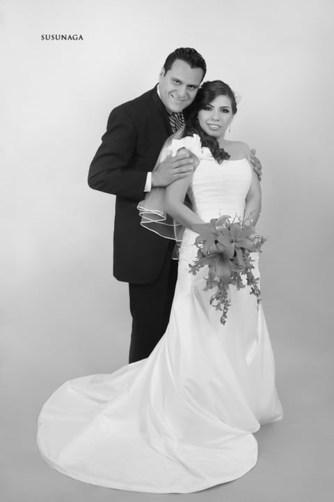 SRITA. BRENDA  López Calamaco y Sr. Luis Escamilla Susunaga el día de su boda.


 Susunaga Fotografía