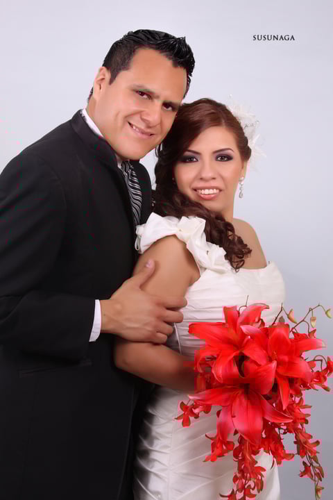 Srita. Brenda López Calamaco y Sr. Luis Escamilla Susunaga recibieron la bendición nupcial en la parroquia de La Inmaculada Concepción en el Espí­ritu Santo, el sábado 17 de marzo de 2012. Ellos son hijos de los señores: César López Hernández y María Guadalupe Calamaco SolÃ­s, y Reyna Alicia Susunaga Ruiz.-

 Susunaga Fotografía