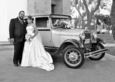 SRITA.  Yeini Ayala Morales y Sr. Luis Victoriano Ulloa Mendoza, el dí­a de su enlace matrimonial.