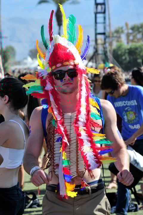 Atuendos y disfraces coloridos se pudieron apreciar entre la multitud.