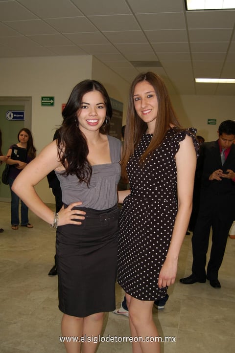 15042012 ÉVELYN  González y Luz.