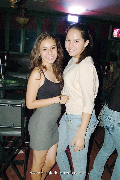 15042012 ANDREA  Liu y Gaby Prieto.