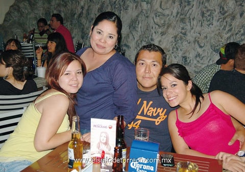 15042012 LIZETH , Marcela, Gerardo y Paty.