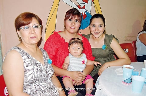 15042012 ZAYRA,  Valentina, Alethia y Olga.