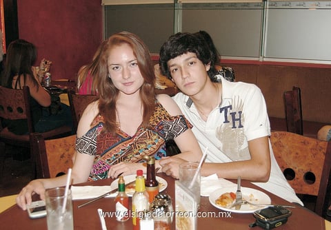 15042012 GABY  Urby y Arturo Hernández.