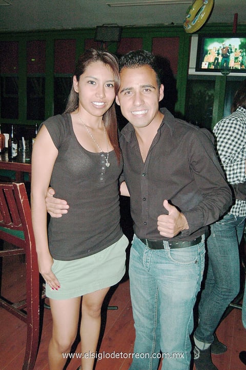 15042012 ELIZABETH  Díaz y José Canales.