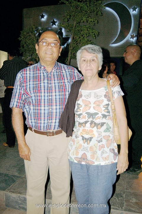 15042012 LUIS  Fernando López, Luis Fernando y Paola.