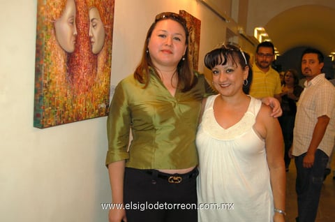 14042012 TERESA  Rodríguez y Margarita Valdivia.