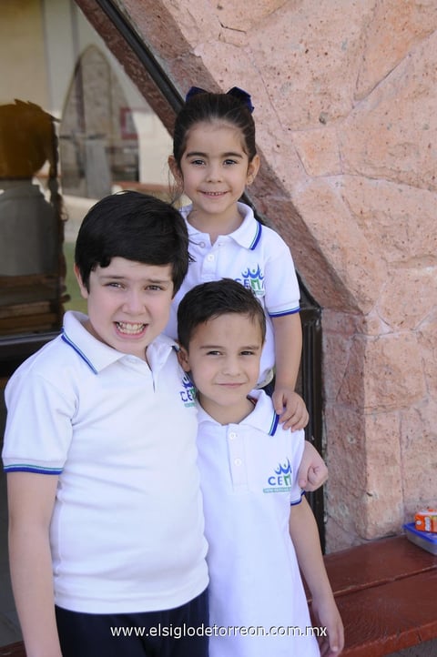 17042012 DIEGO , Daniela y Curro.