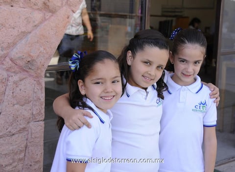 17042012 SOFíA , Andrea y Bárbara.