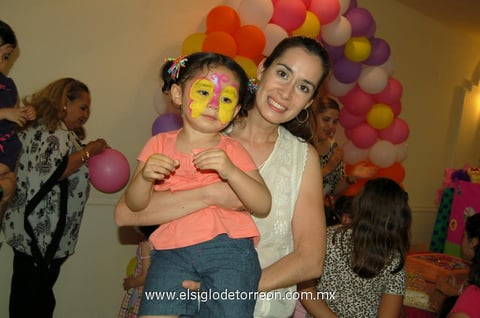 17042012 ELENA  Villegas y Fabiola Zepeda de Villegas.