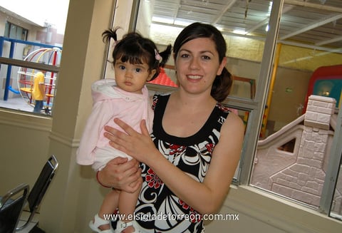 17042012 MARIANA  y Alejandra.