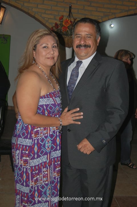 17042012 LETICIA  y Elías.