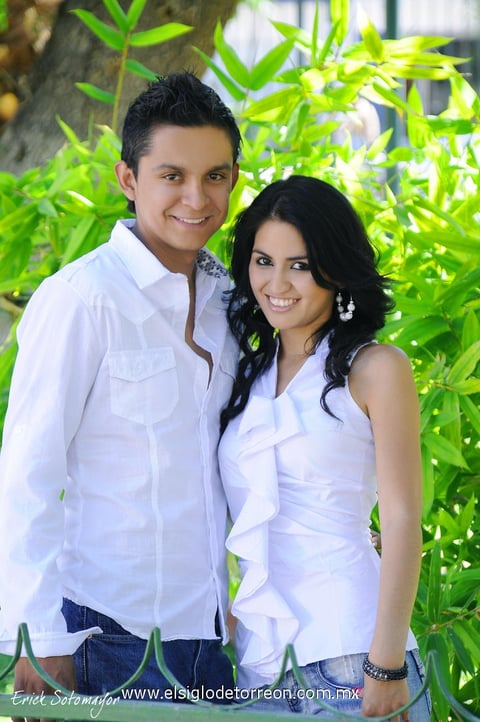 18042012 ERNESTO  Castro y Érika Hernández celebran hoy miércoles su segundo aniversario.- Érick Sotomayor Fotografía