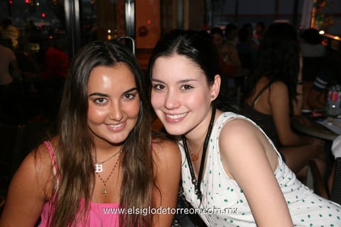 19042012 BáRBARA  y Lili.
