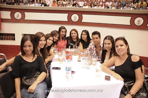 19042012 ADRIANA  Martínez, Marcela, Salma, Gaby, Leslie, Estrella, Sandra, Emilio, Diana y Cecy.
