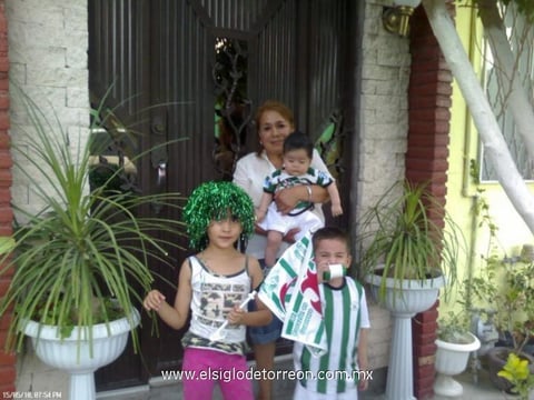 19042012 SUSI  Franco, Isabel Chávez y Chule Mendoza.