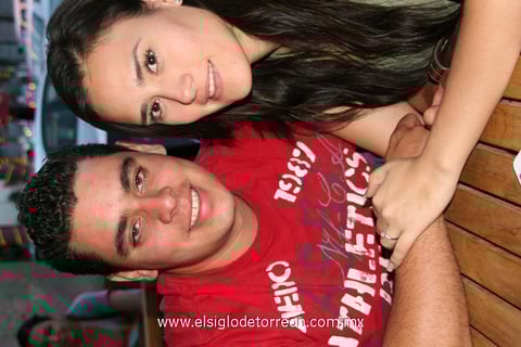 19042012 GERARDO  Anaya y Pamela Flores.