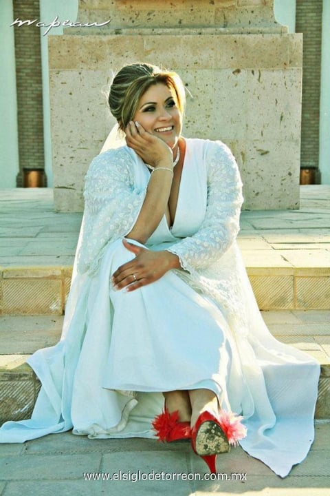 19042012 LA GUAPA  Lorena.
