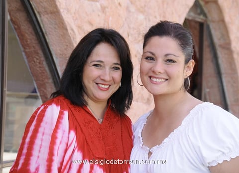 19042012 KELLY  y Mari Ross.