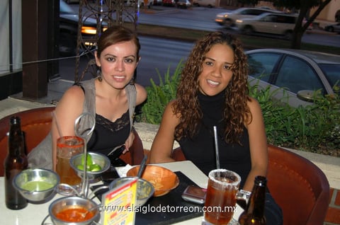 20042012 EDITH  Herrera y Paty Bernal.