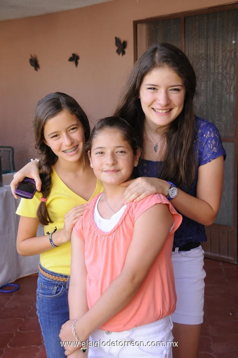 20042012 MARíA ELISA , Mariángela y Mariana Rodríguez.