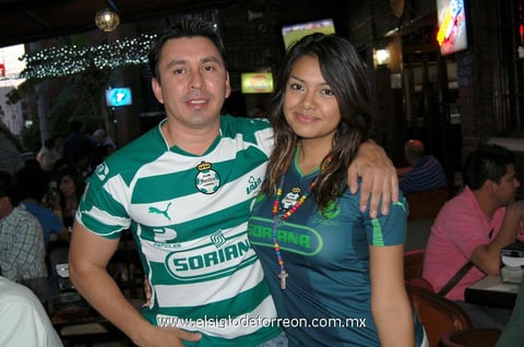20042012 JESúS  Zapata y Liliana Garza, captados al momento de convivir.