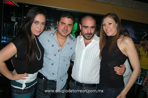 23042012 LIZETH  Aguirre, Carlos Rivera, Jorge Romero y Carla Hernández.