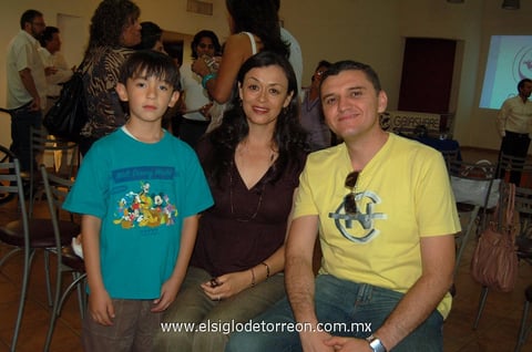 23042012 ULISES,  Verónica y Agustín.
