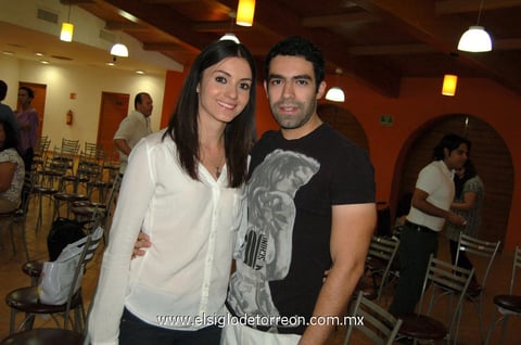 23042012 ANGéLICA  Castro y Antonio Madrigal.