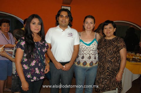 23042012 MIRNA , César, Juana María y Gloria.