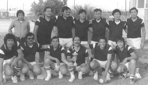 EQUIPO de futbol de locutores integrado entre otros por Arturo Navarrete, Antonio Lozoya Pérez, Rafa García, Sergio Rodríguez, Memo Fernández, Óscar Guerrero, Gaby Carreón, Poncho Hernández y Martín Rodríguez. Ellos fueron campeones del Torneo de Radio en los años setenta.