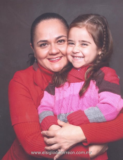 22042012 MóNICA  Garza Herrera y Moni.