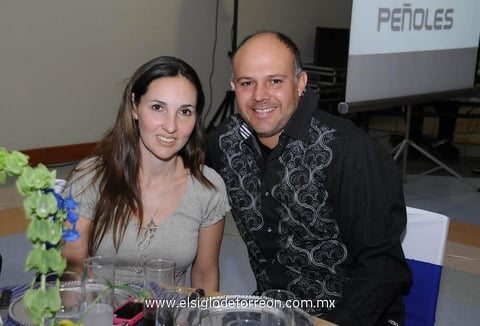 22042012 MARIANA  y Manuel.
