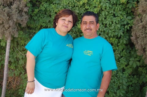 22042012 TERESA  Díaz y Viviano Rosales.