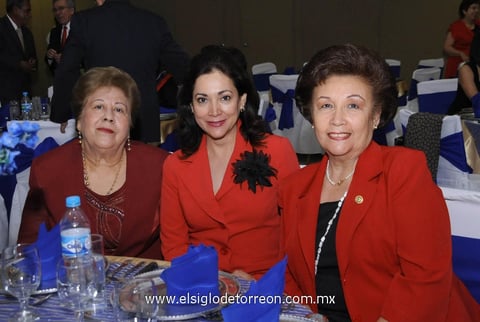 22042012 CUQUITA , Maribel y Ángeles.