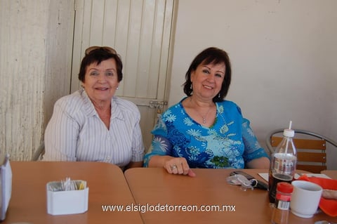 22042012 LAURA  y Griselda.