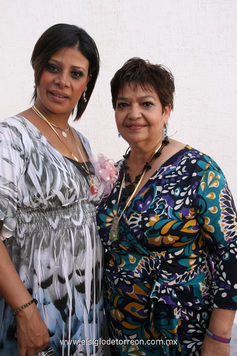 22042012 DIANA  Patricia Calderón acompañada de Olga Fuentes Rocha.