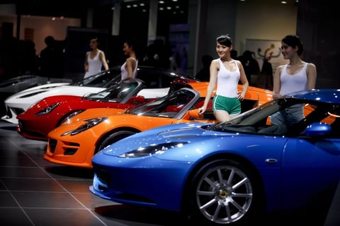 Diversos modelos, como el Mercedes-Benz SLS AMG, el Citroen DSC WRC o deportivos Lotus, son parte del Salón del Automóvil de China, que se realiza en Pekín.