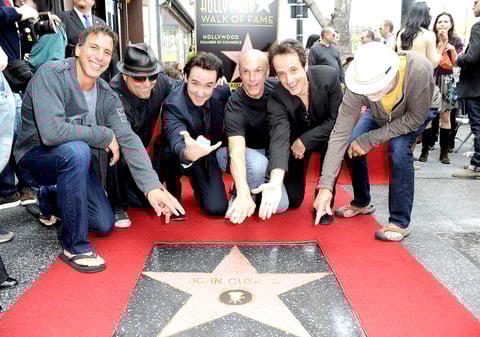 Cusack estuvo acompañado de familiares y amigos en la develación de su estrella.