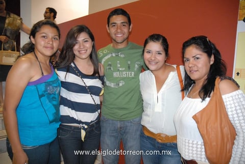 25042012 MARIBEL  Córdova, Kitzia y Damián Martínez, Alejandra Ramírez y Montse García.