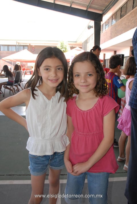 25042012 DANIELA  y Paola.