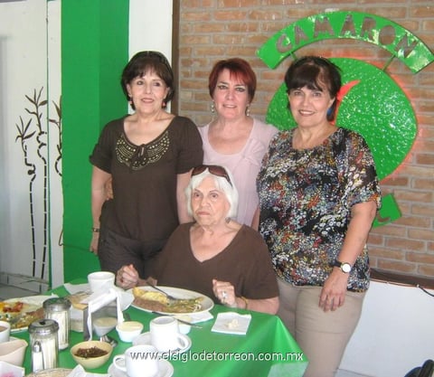 26042012 Diana García, Lucy Dávila y Gilda Morales.