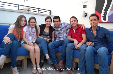 27042012 MARIJOSE  Rodríguez, Brenda Humphrey, Lili Santelices, Miguel Murra, Mariano Ysita y Héctor González.