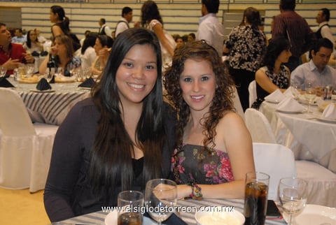 27042012 ADRIANA  y Celeste.