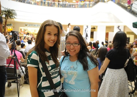 27042012 JIMENA  Rodríguez y Anilú Méndez.