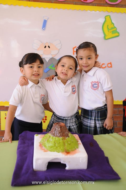 27042012 KAREN  Leija y Bárbara Velázquez.