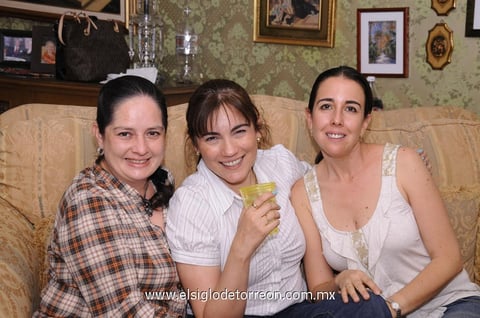 27042012 JOSY , Victoria y Maru.