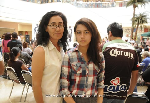 27042012 ALICIA  y Paloma Sánchez.
